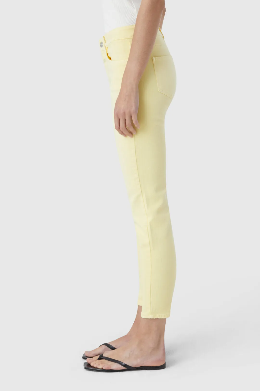 Closes Baker Yellow Orchid Jean