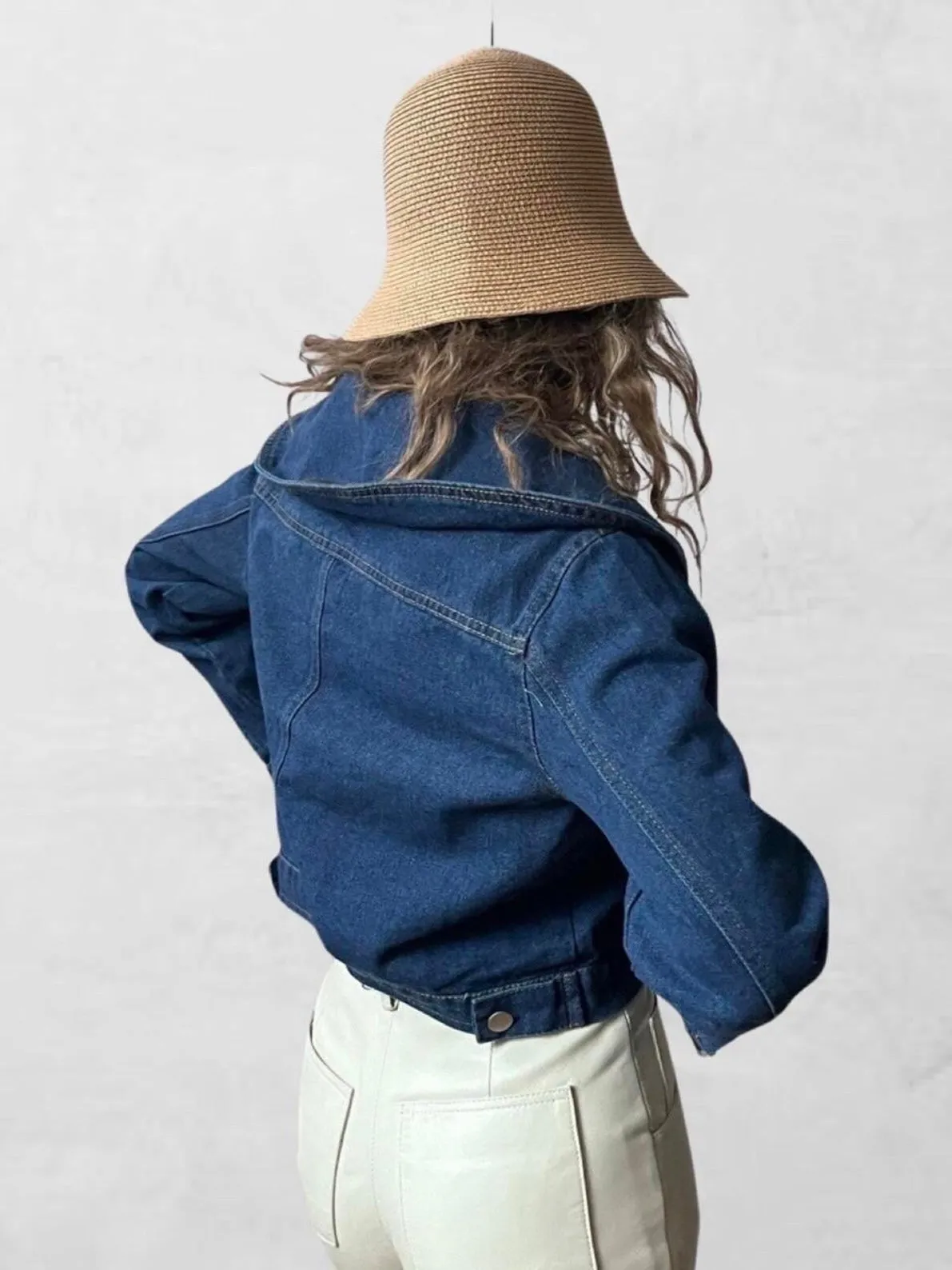 Dark blue jeans big neck jacket