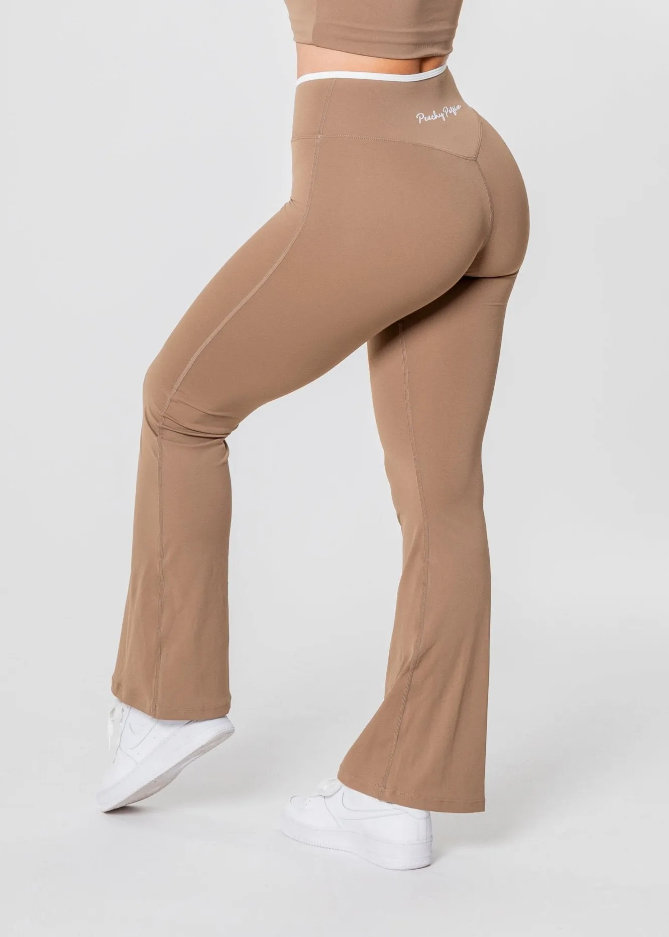 DYNAMIC Flared V-Waist Leggings