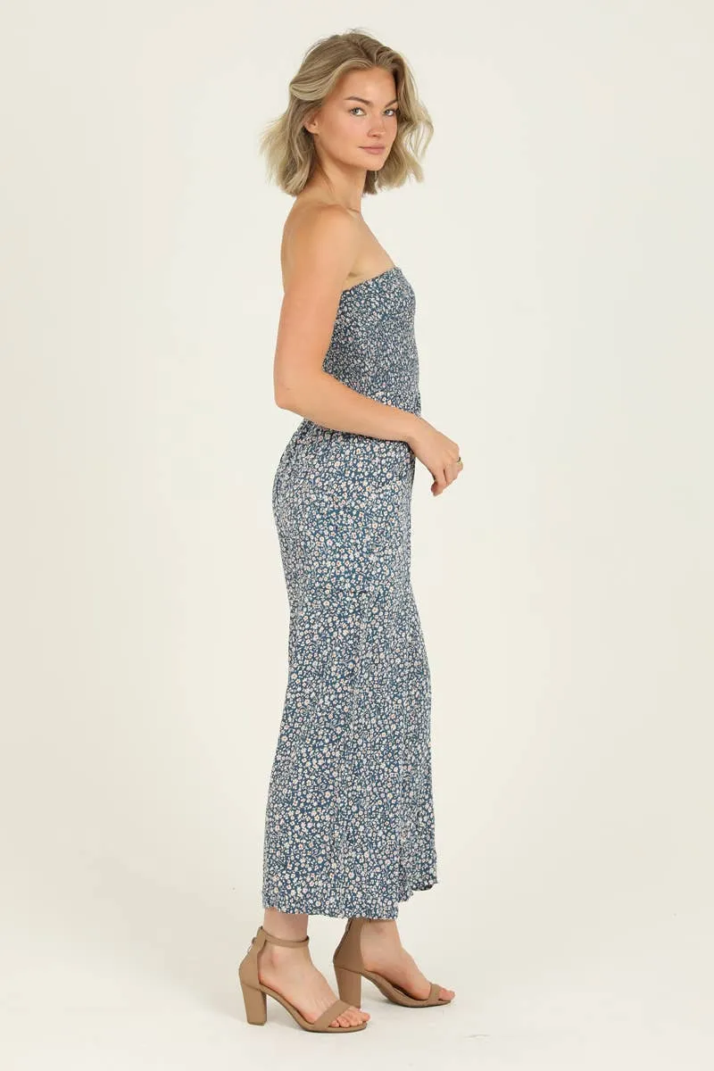 Gorgeous strapless jumpsuit, we are obsessed!