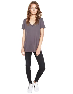 Michael Lauren Apollo V-Neck Tee in Coal