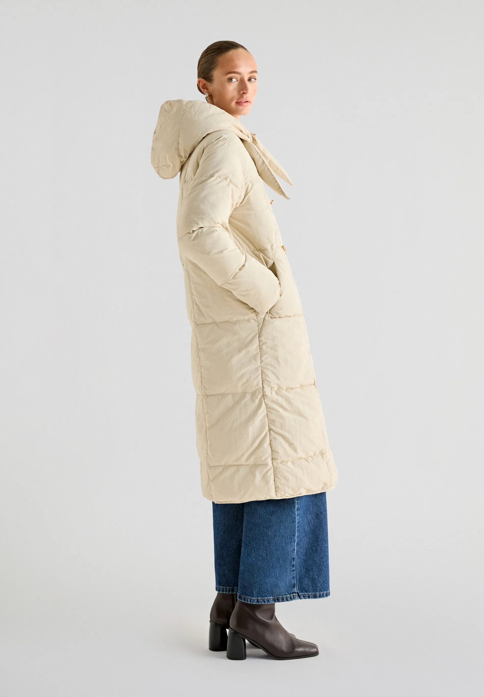 QUILTED COAT WITH REMOVABLE HOOD