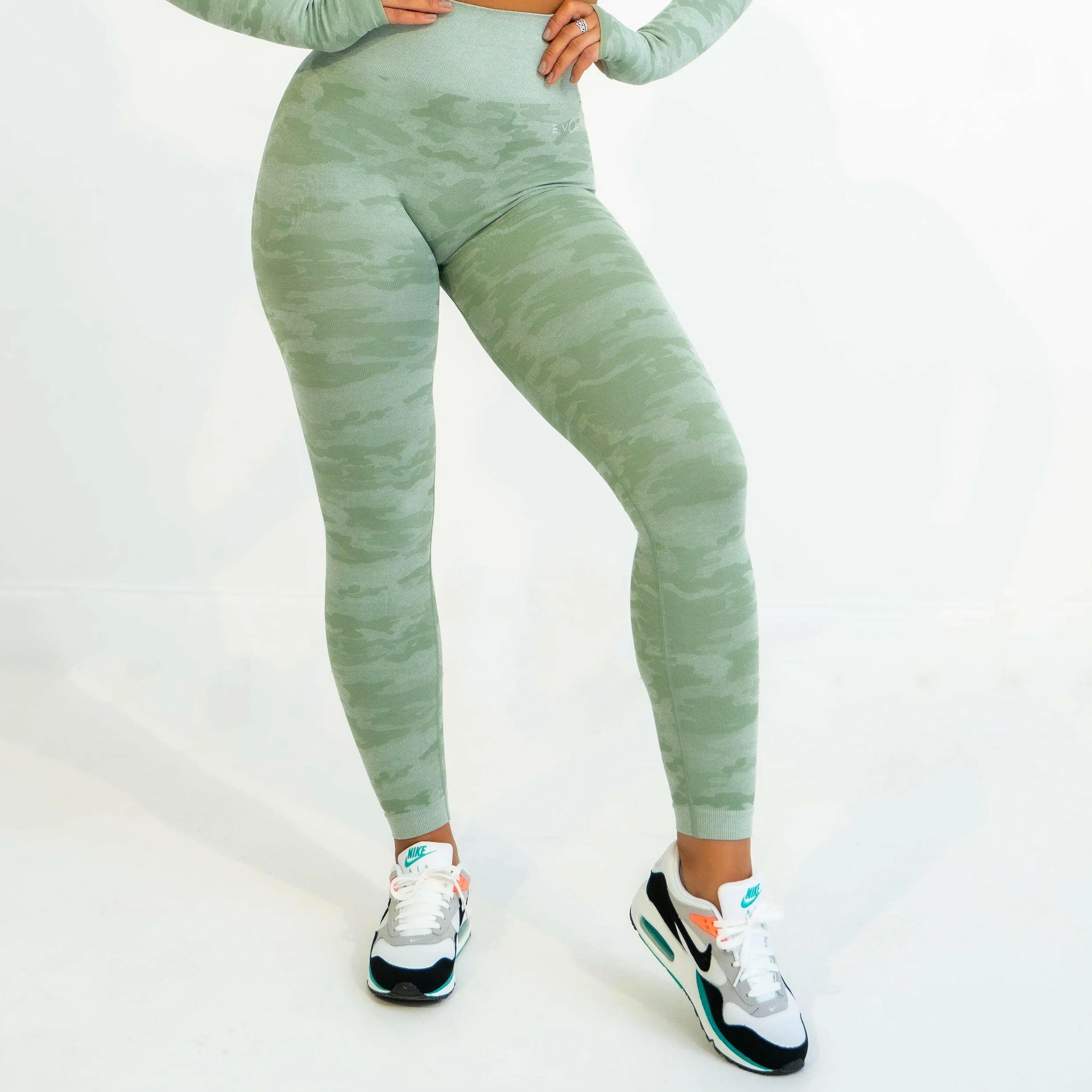 Rebel Seamless Leggings (Camo Light Green)