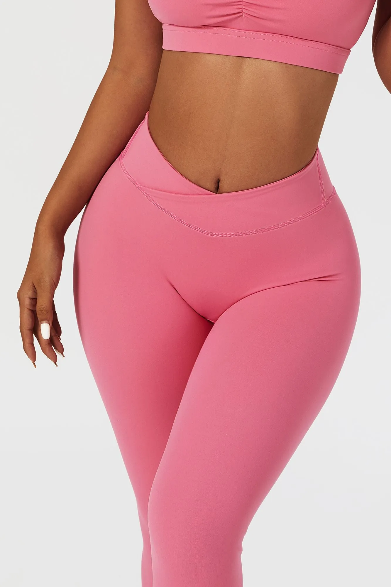 V Cross Waistband Butt-Sculpting Legging