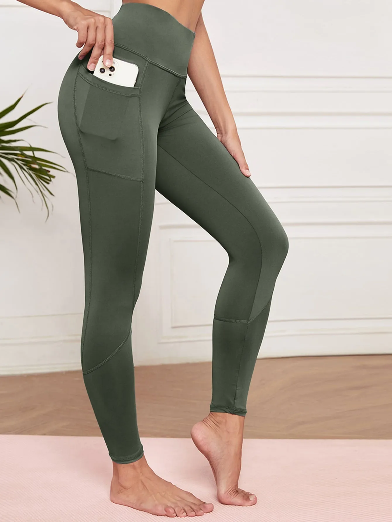 Wide Band Waist Sports Leggings With Phone Pocket