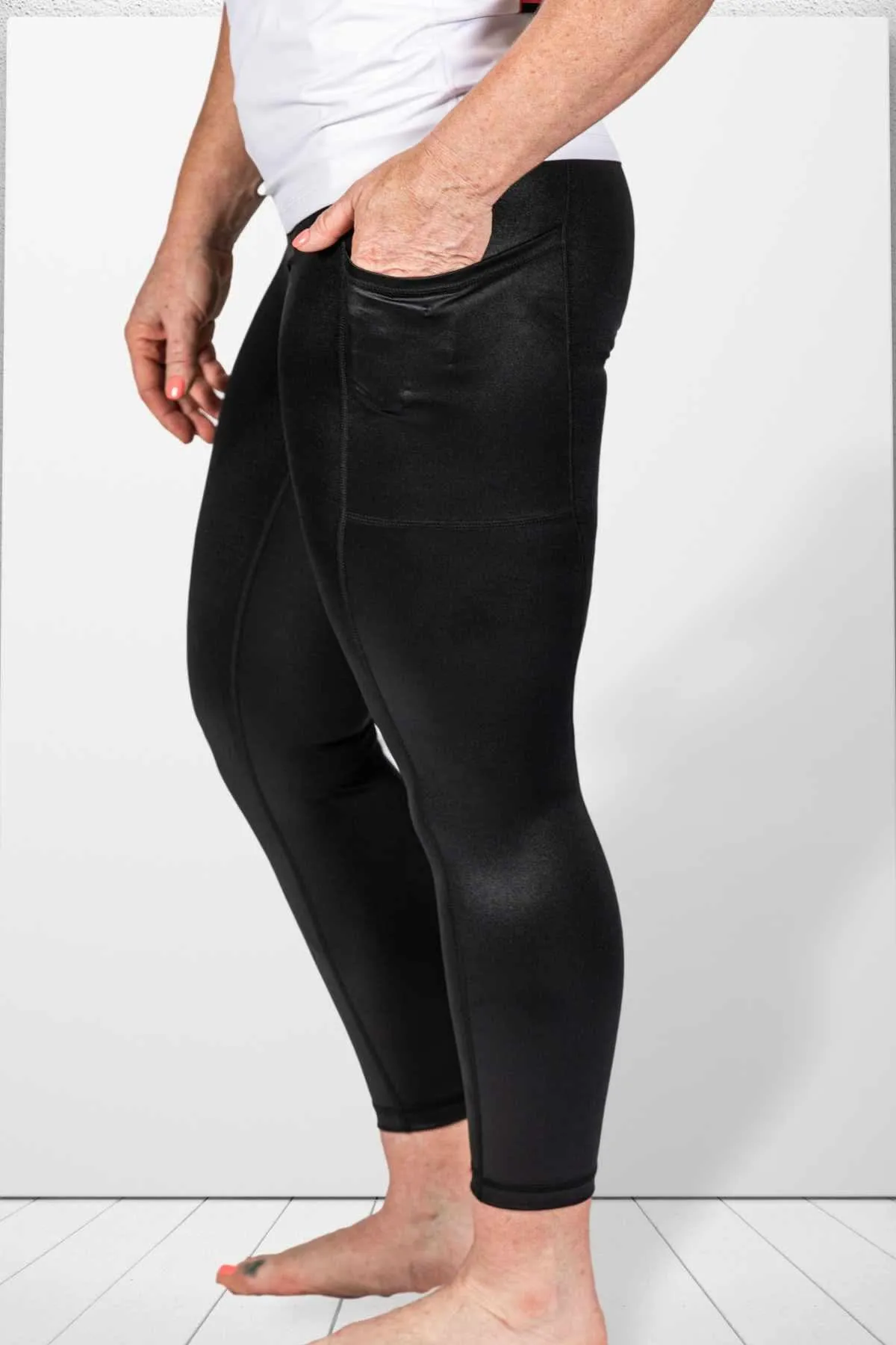 Worlds Ultimate Black Majestic CT Free 7/8 Pocket Leggings